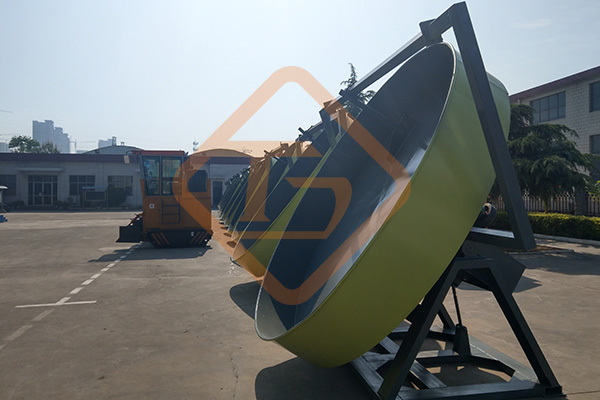 雞糞圓盤(pán)有機(jī)肥造粒機(jī)直銷(xiāo)廠家