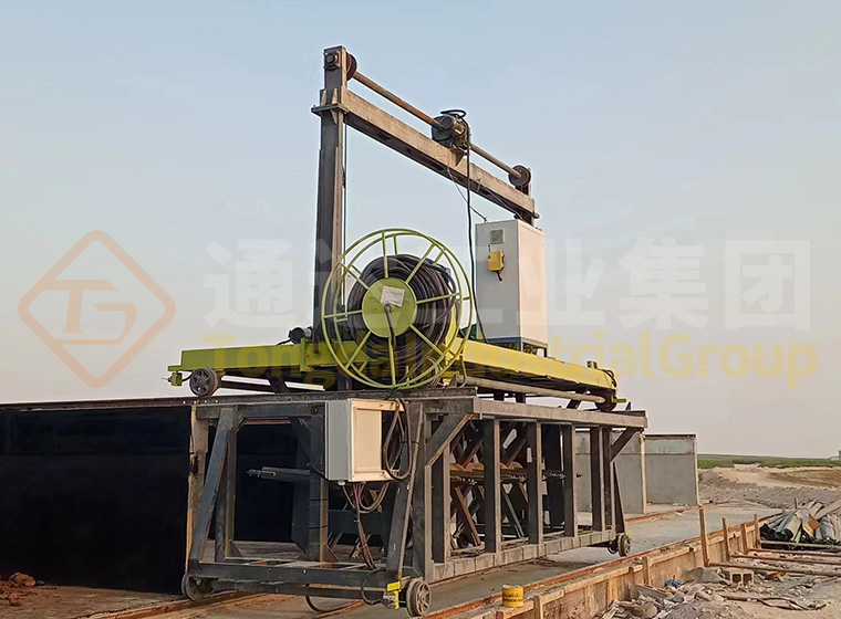 河南南陽槽式翻拋機(jī)4015機(jī)械升降翻拋機(jī)發(fā)貨